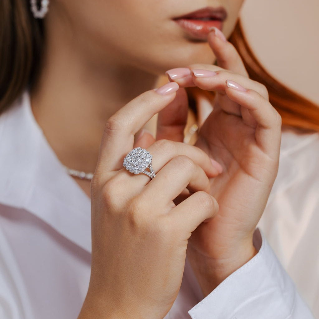 18K Diamond Ladies Ring