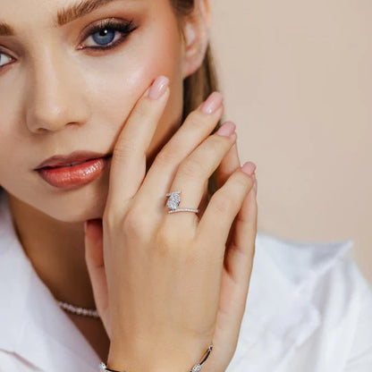 18K Diamond Oval Ring