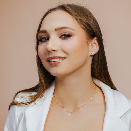 14K Pear Shape, Baguette and Bezel Setting Diamond Necklace