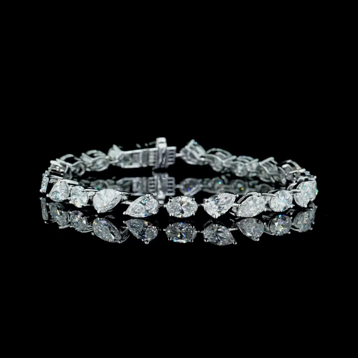 11.89 ct. Pear Cut Diamond Tennis Bracelet