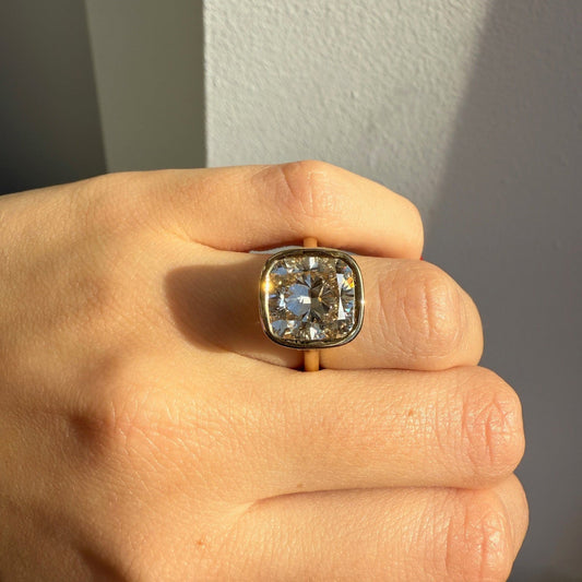 Aurora Bezel Radiant Diamond Ring