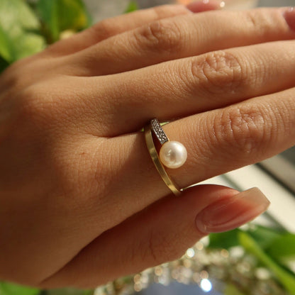 Golden Swirl Pearl & Diamond Ring