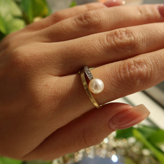 Golden Swirl Pearl & Diamond Ring