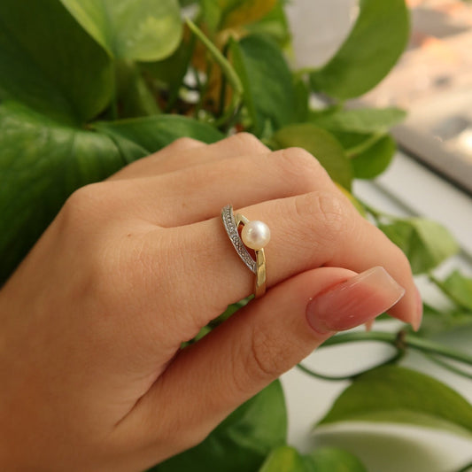 Serene Pearl Twist Ring